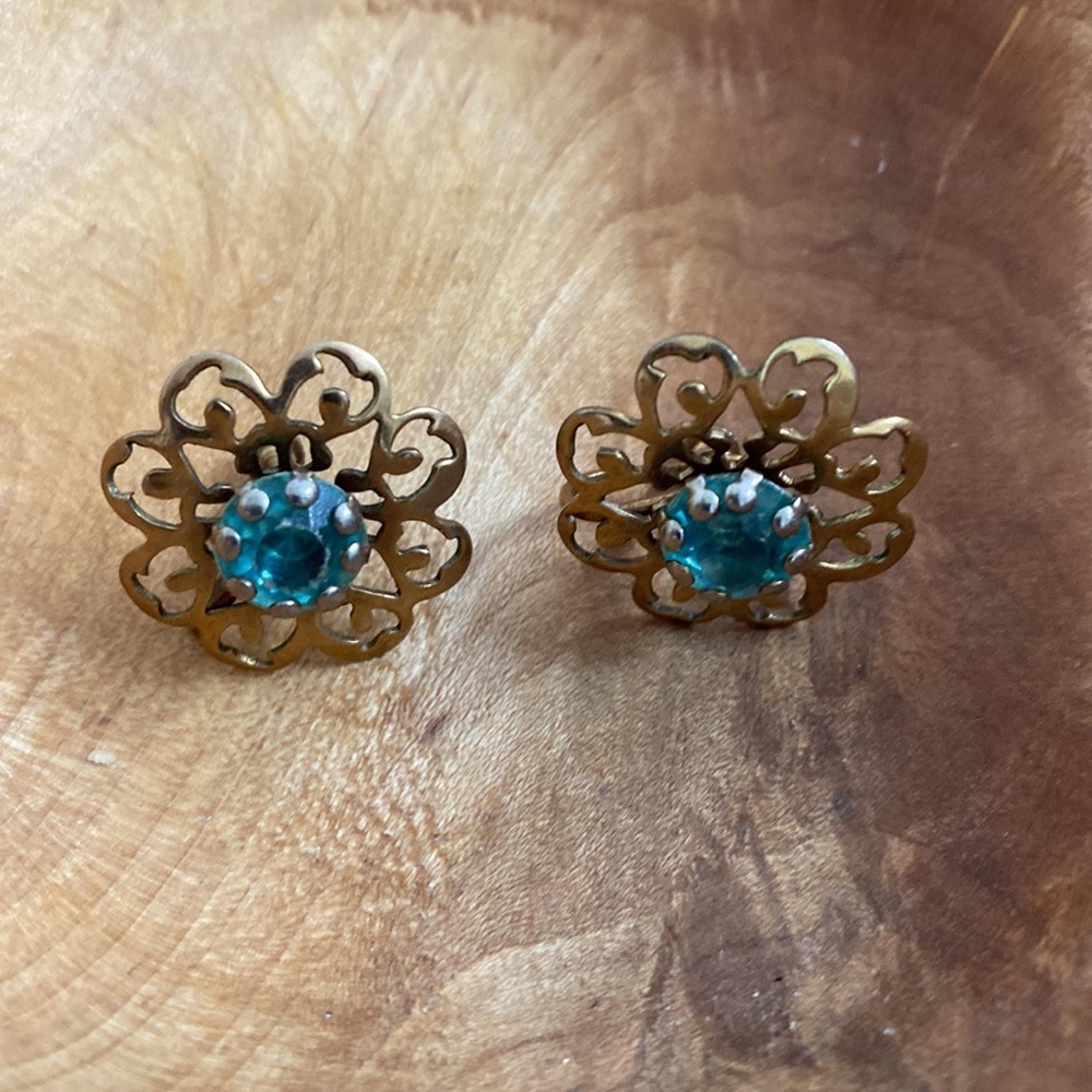 Blue Rhinestone Flower Screw earrings - Picture 3 of 3
